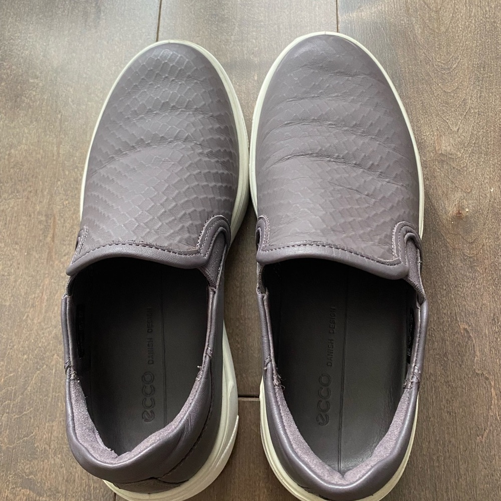 ECCO women Dark Gray Slip-On Loafers
